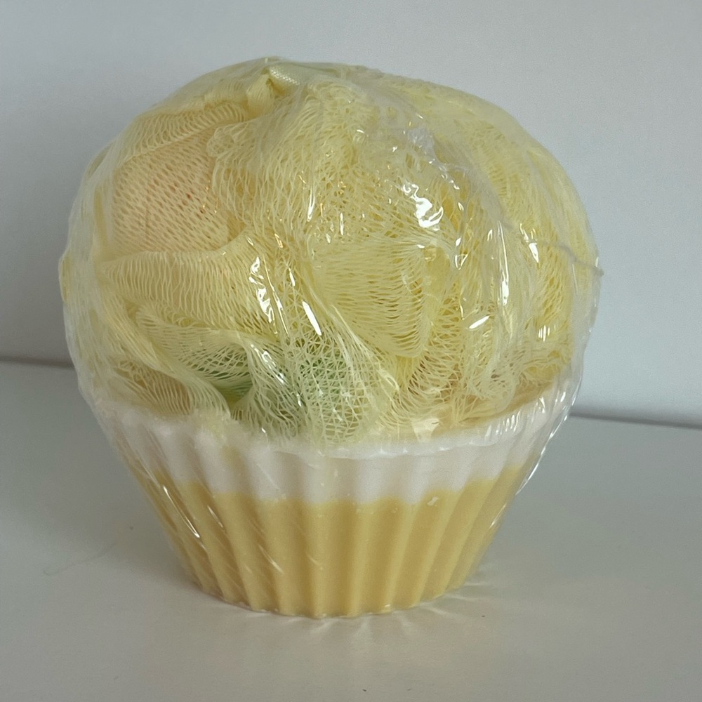 NWT - Nectar Lemon Squeeze Cupcake Soap & Loofah
